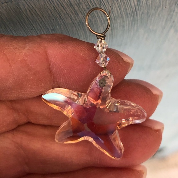 Pretty little crystal starfish charm with silver wire & hook and 2 crystal beads - Picture 5 of 10